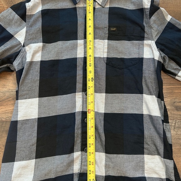 Lee Plaid Button Down Men’s Large NWOT - Picture 7 of 11